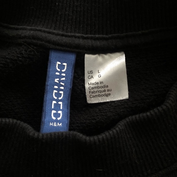 H&M Black Crewneck - Picture 3 of 5